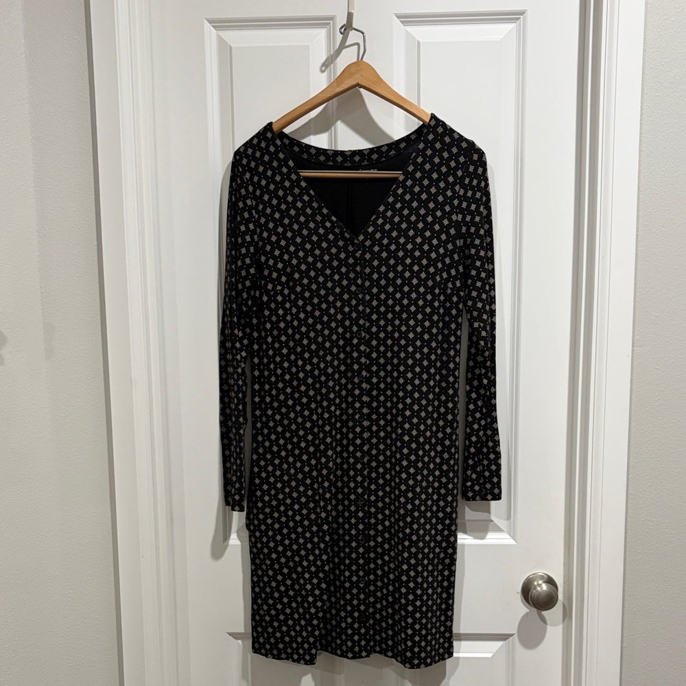 Garnet Hill Elegant Black and Cream Long Sleeve Dress